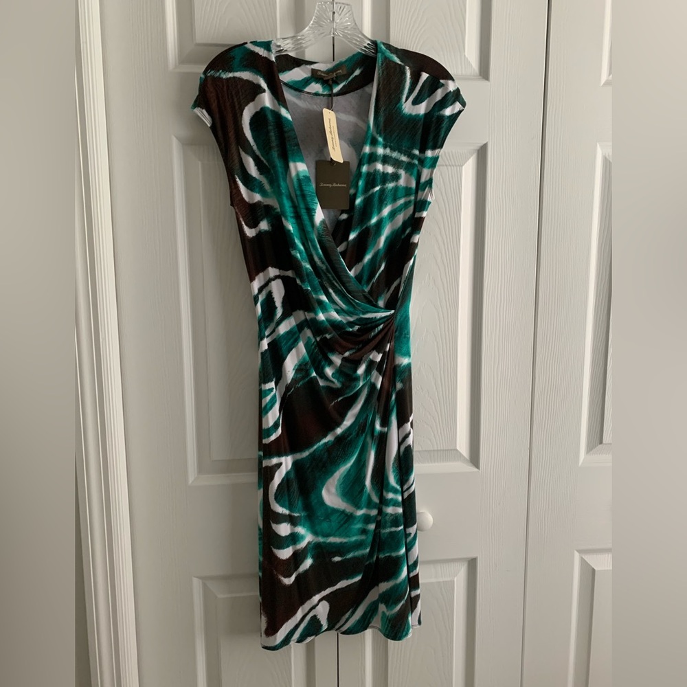 Flattering NWT Tommy Bahama dress